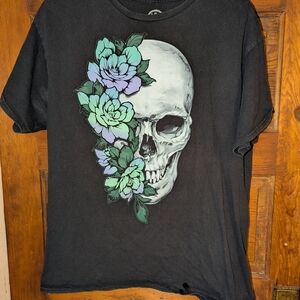 Black Skull Graphic Tee
